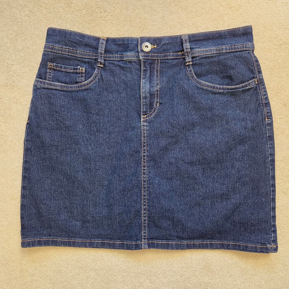 St John's Bay Size 6 Blue Denim Skort/Skirt/Shorts